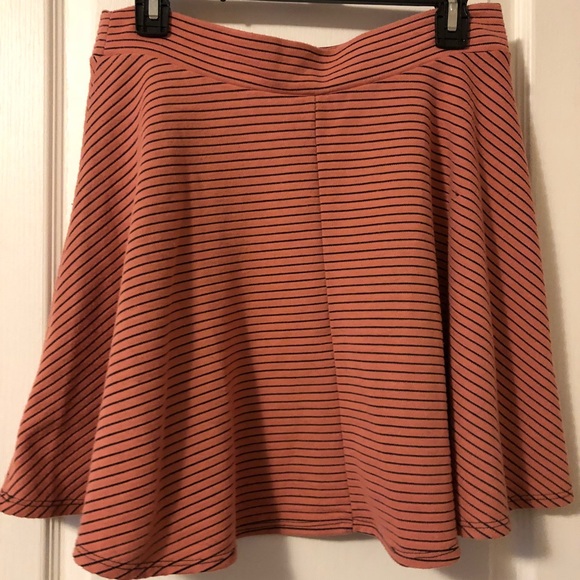 Pink and black striped skater skirt - Picture 2 of 4